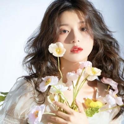 绝色美人能哭会演，摄政王甘折腰